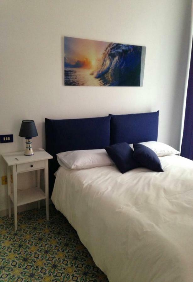 Bed and Breakfast Il Sorriso Salerno Exterior foto
