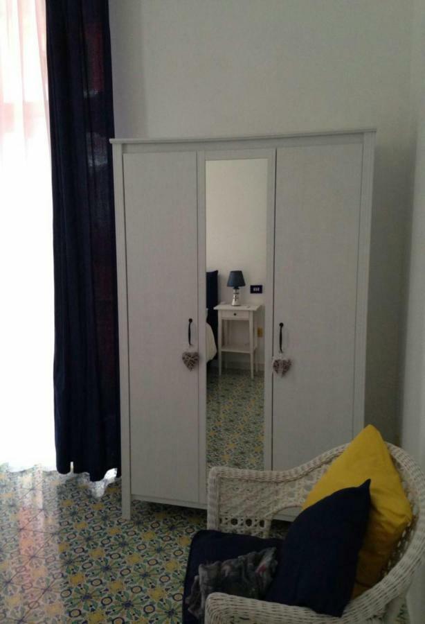 Bed and Breakfast Il Sorriso Salerno Exterior foto