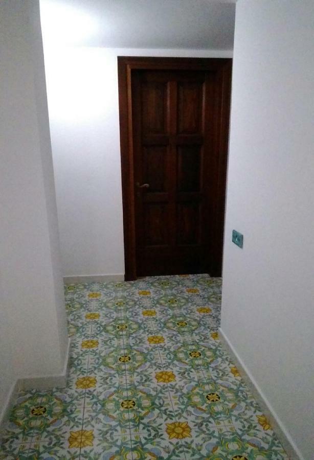 Bed and Breakfast Il Sorriso Salerno Exterior foto