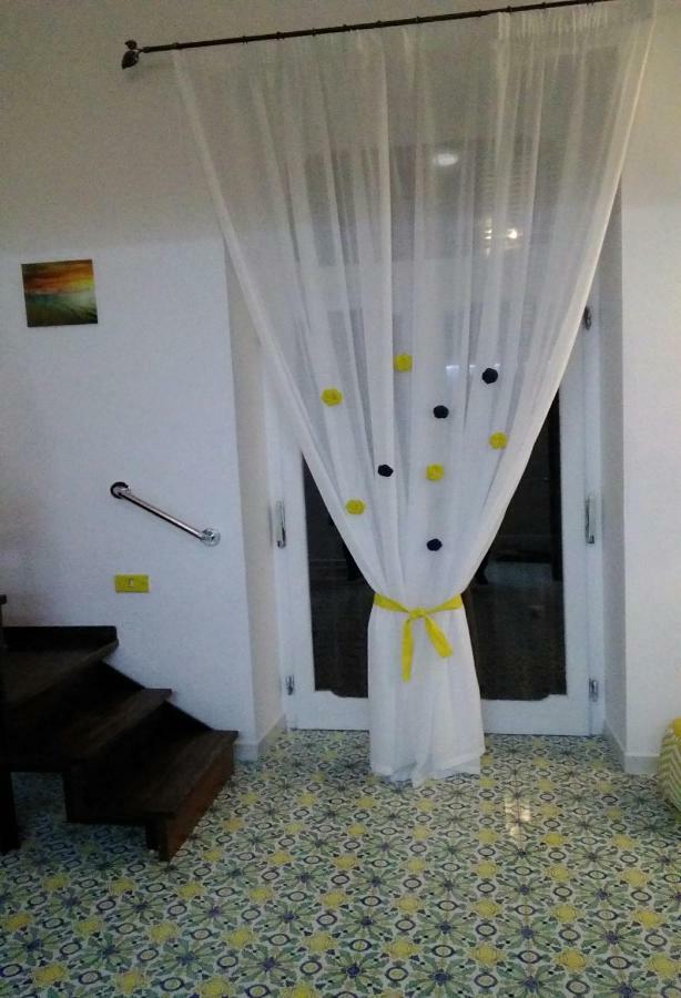 Bed and Breakfast Il Sorriso Salerno Exterior foto