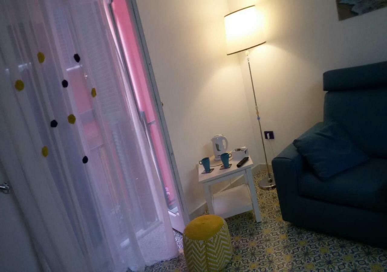Bed and Breakfast Il Sorriso Salerno Exterior foto